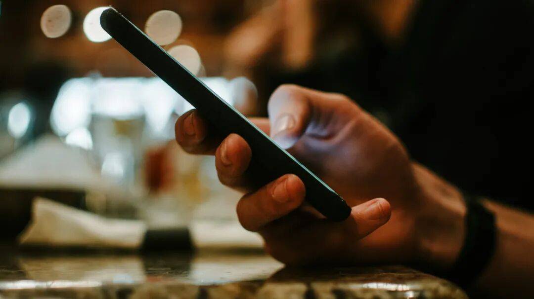 原创             靠流量“赚钱”，小红书太急了？