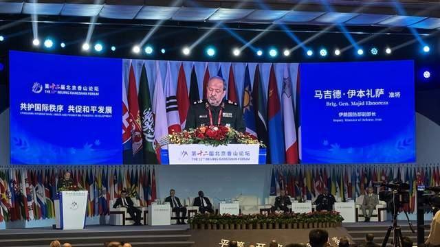美军核动力航母，悄悄逼近波斯湾，下一个挨打目标，果然不出所料