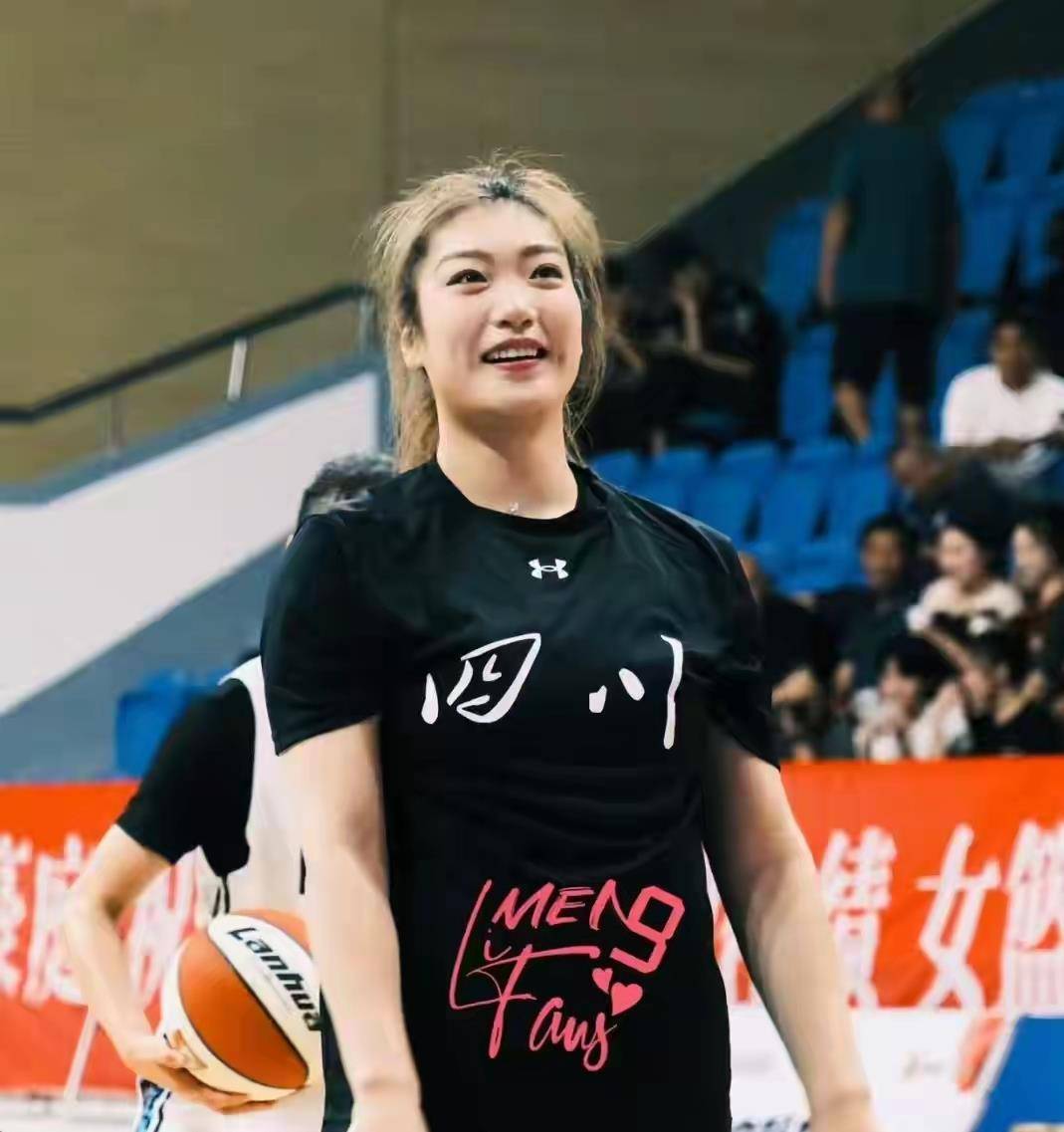 足球直播-NBA直播_英超_世界杯体育【超清在线观看】就在今日！9月21日晌午女篮传来李梦、韩旭、宫鲁鸣的新消息