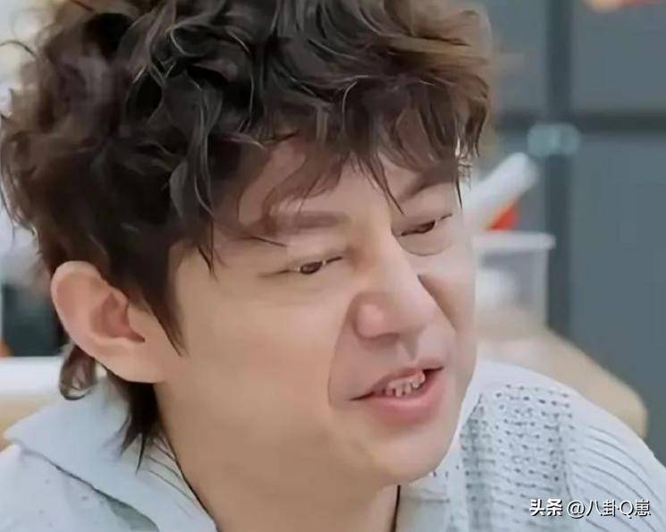 无滤镜之后，何炅胖的像大婶，李宇春肚大像怀孕，宋祖儿脸认不出