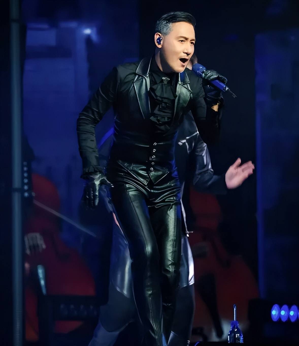 张学友被吐槽区别对待，演唱会门票香港比内地便宜，靠人气割韭菜