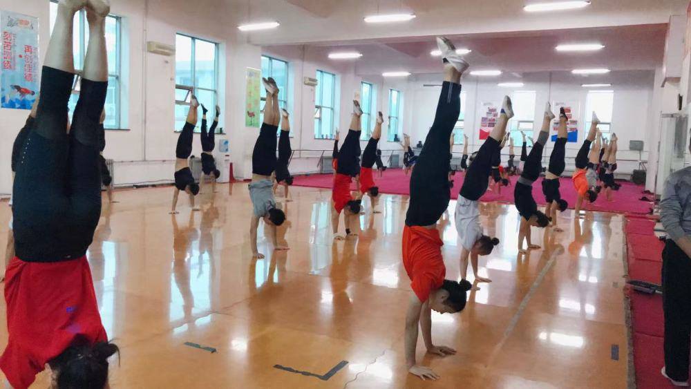 追光 |21年数百个冠军，三代人的青春接力