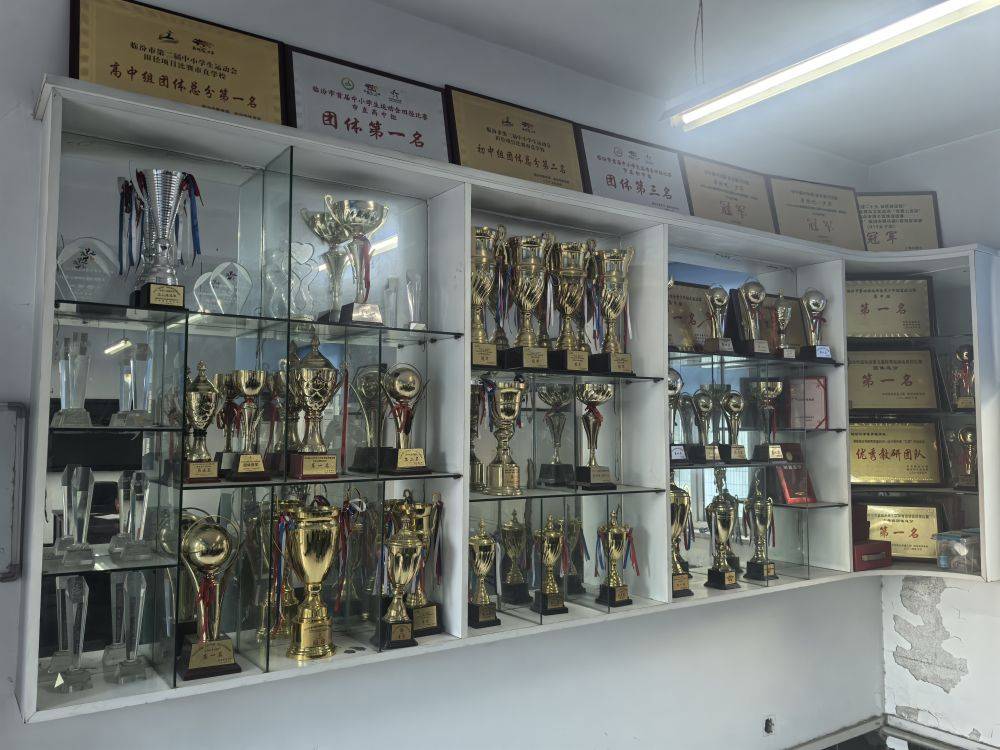 追光 |21年数百个冠军，三代人的青春接力