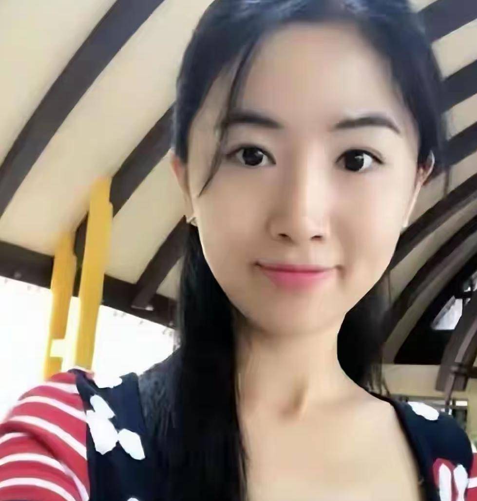 翟欣欣狱中表现曝光，从不哭泣爱看英文书，狱友：她很漂亮还热心