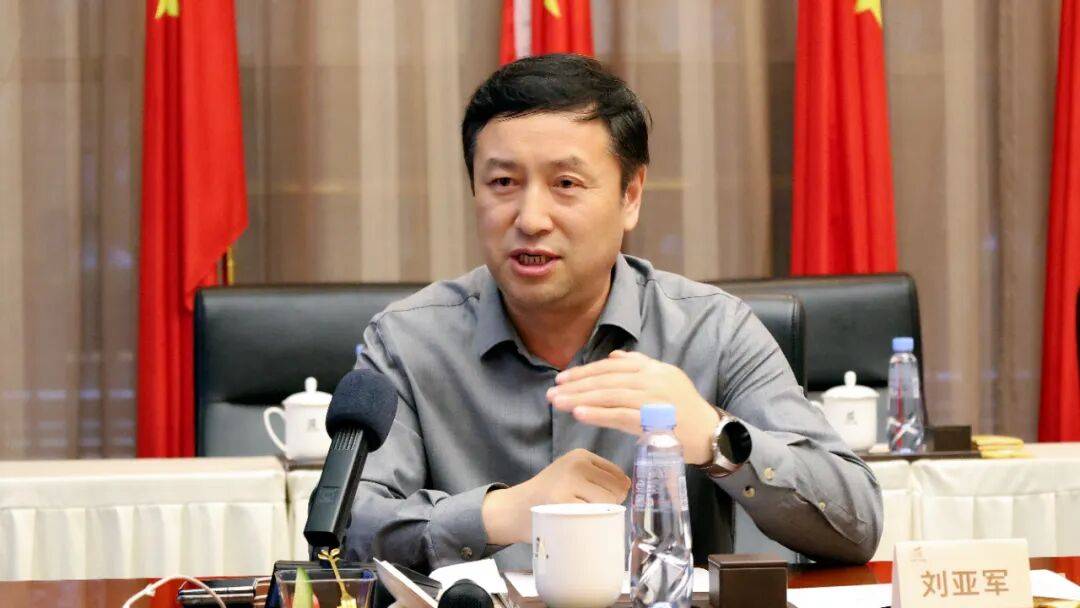 兰州大学管理学院党委书记刘亚军一行走进金徽酒考察调研暨签约仪式圆满成功举行