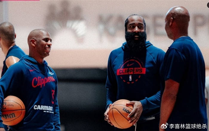 泪目！哈登保罗同框训练，快船首发确定4人：比尔受优待