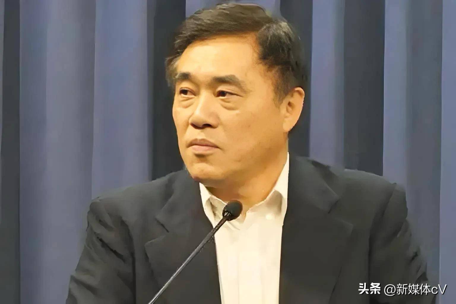 原创             洪秀柱为何弃郑丽文投郝龙斌？名嘴邱毅一句话点破真相