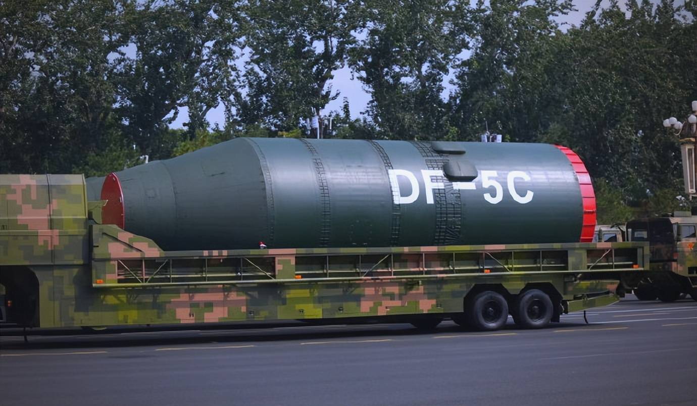 DF-5C全球覆盖射程碾压民兵III，10枚分导弹头让反导系统形同虚设