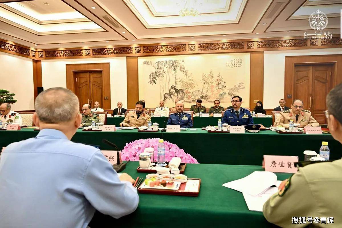 藏不住了!歼20喷上沙特国旗,视频被迅速删除!三军高官已到中国