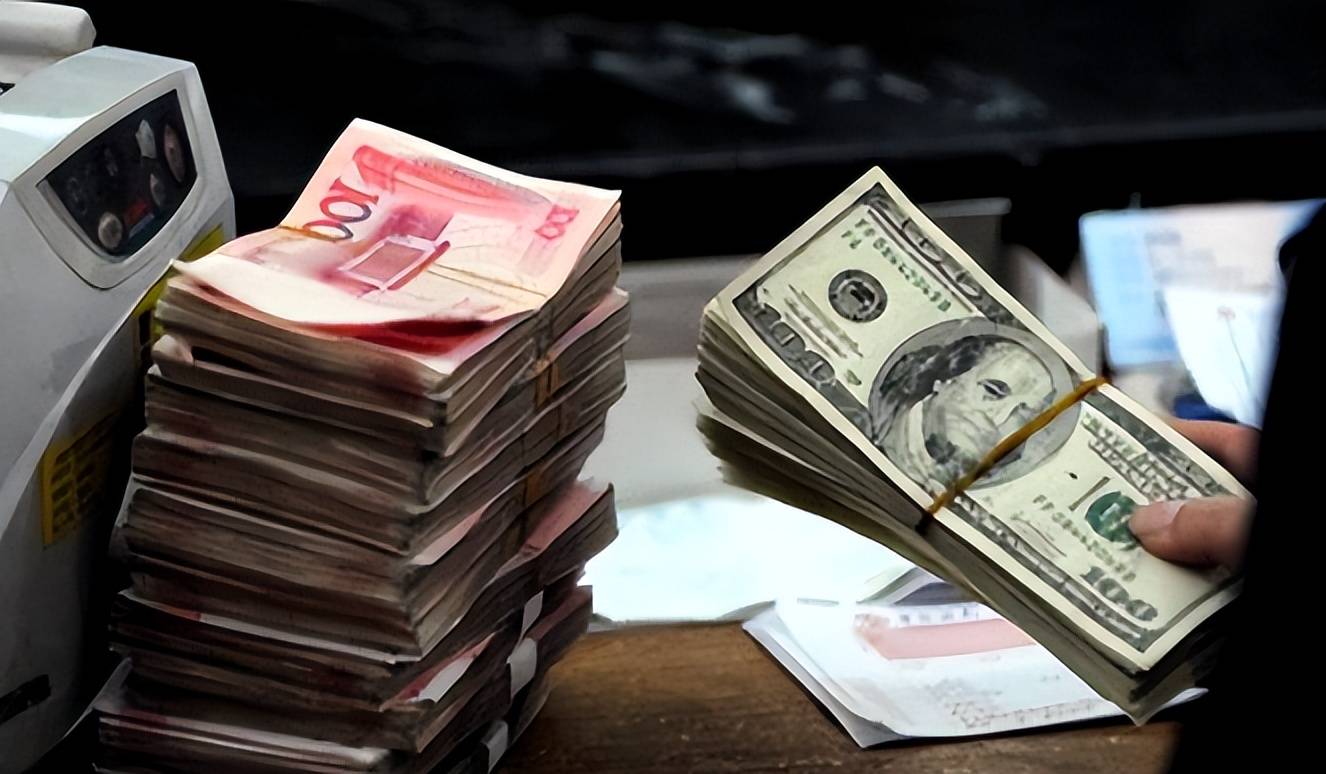 你抛美债，我抛中债！外资纷纷减持中国债，大量资金流向美国？
