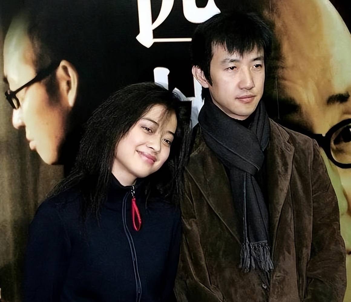 梅婷高调晒伦敦亲子照，儿女搂怀好温馨，快快长成小梅婷！