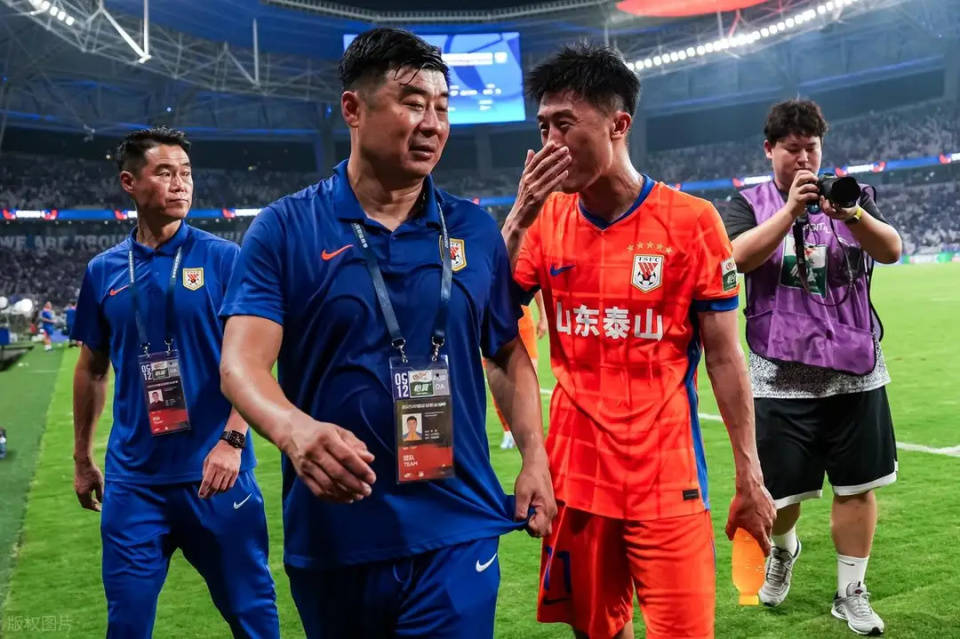 原创 泰山队遭遇变故,韩鹏即将离队,缺席关键战,此人有望临危受命