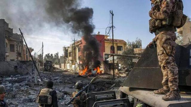 突发！中国两邻居全线开战，超500人死亡，印度扮演重要角色？