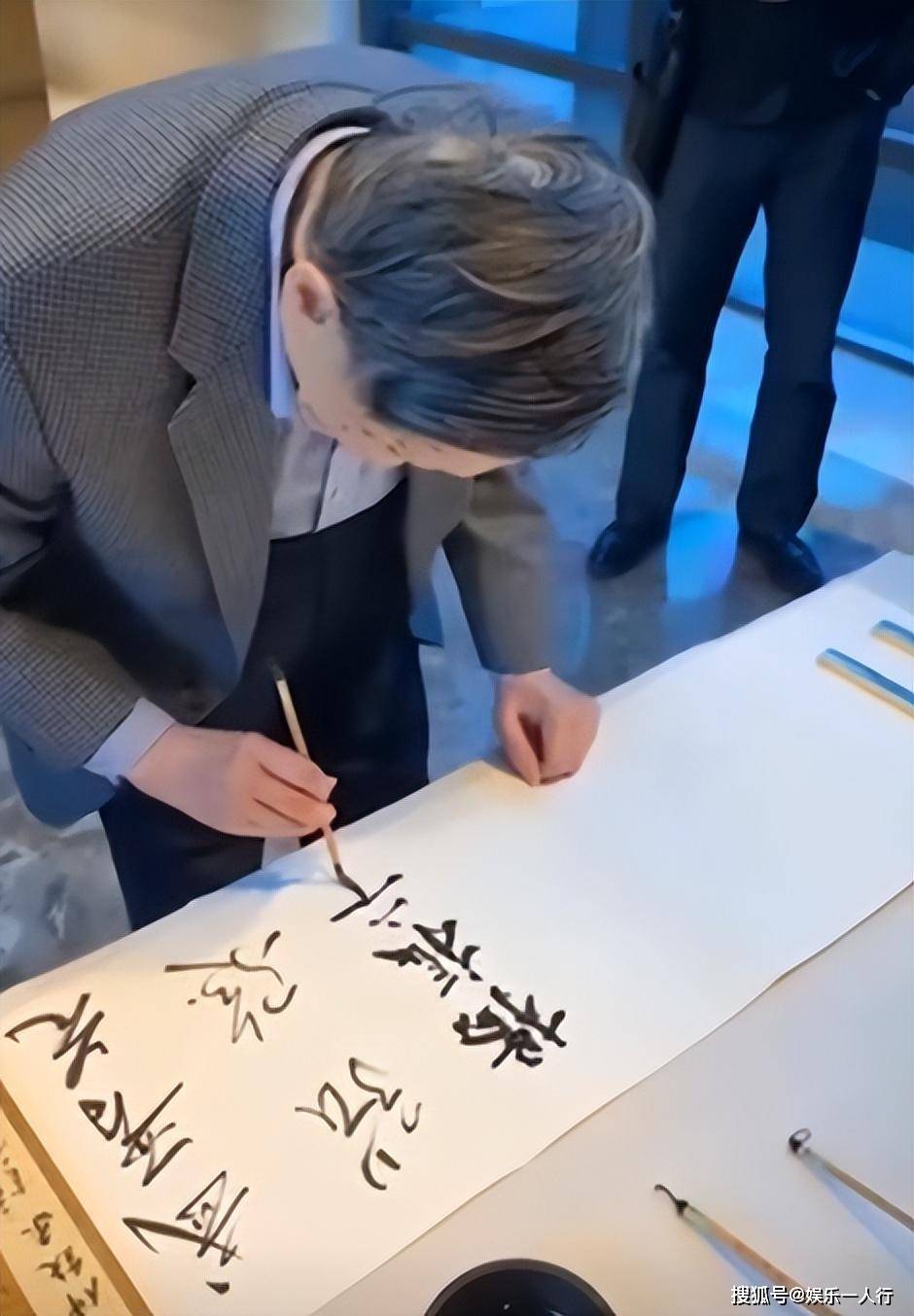 杨振宁去世早有预兆，听了他对妻子的称呼 才明白49岁翁帆果然精明