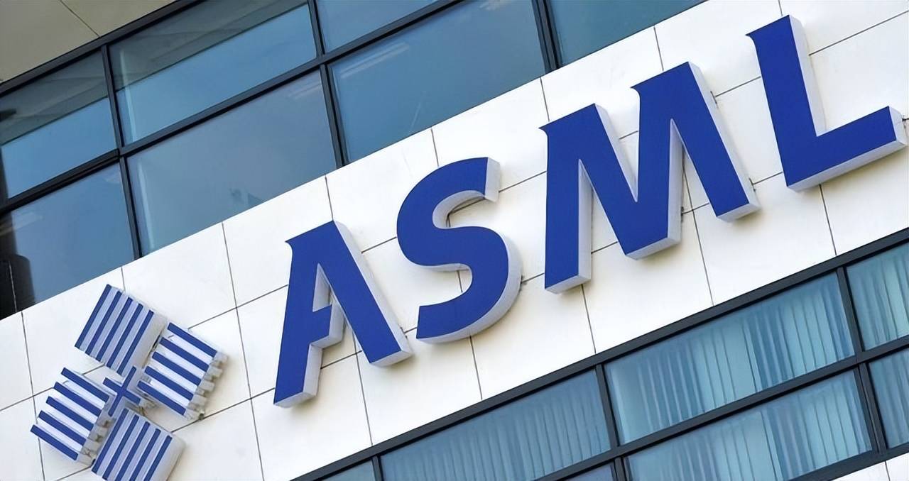 原创             摊牌了？中企陆续收到光刻机，外媒：ASML公司不“乖”了