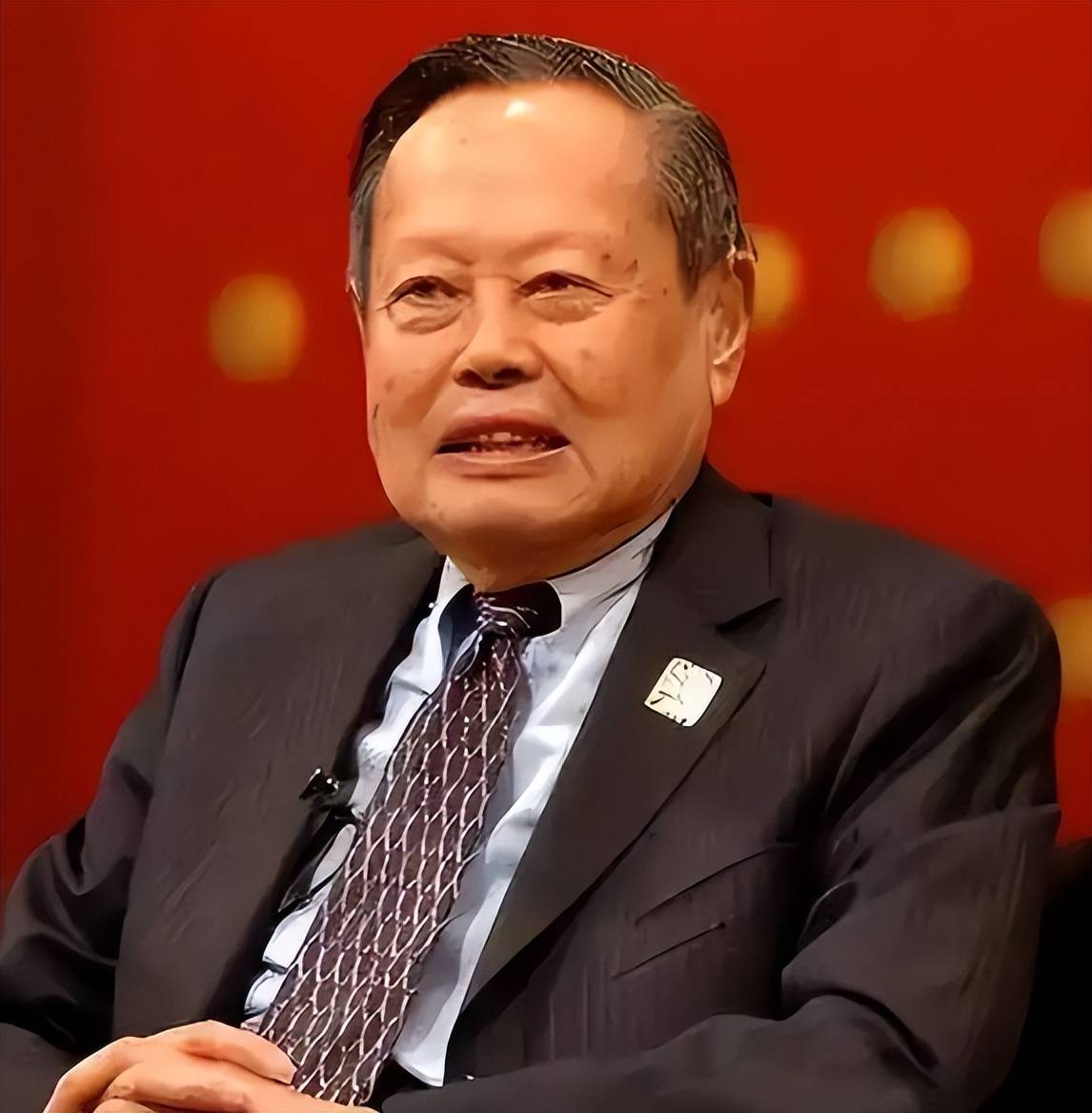 原创             翁帆没想到，人情世故、江湖地位在杨振宁告别仪式上体现淋漓尽致