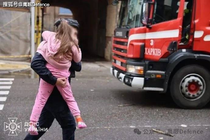 俄军反推俘虏上百乌军？“火烈鸟”筹款神速，著名宣传员捐赠作秀