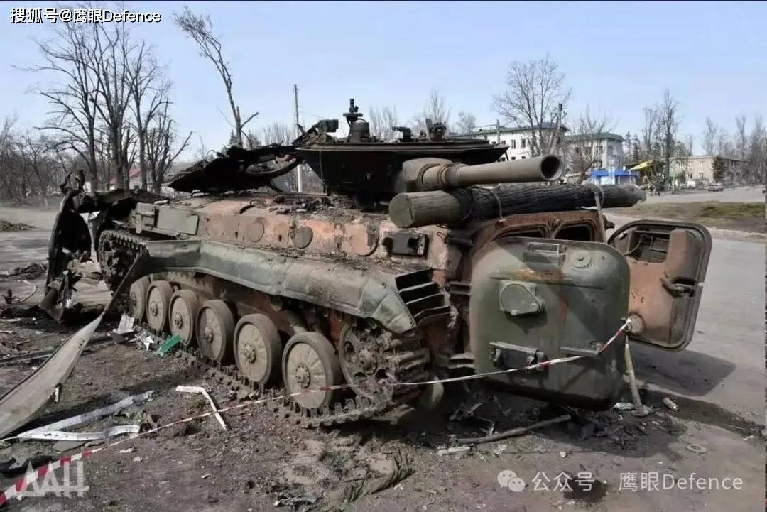俄军工产能首次下降!T-72坦克储备不足百辆,苏联遗产快败光了