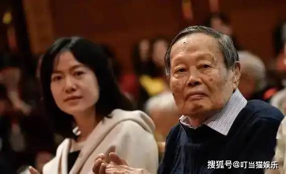 原创             杨振宁离世8天,翁帆因一个表情甩掉大黑锅,杜致礼妹妹说得太对