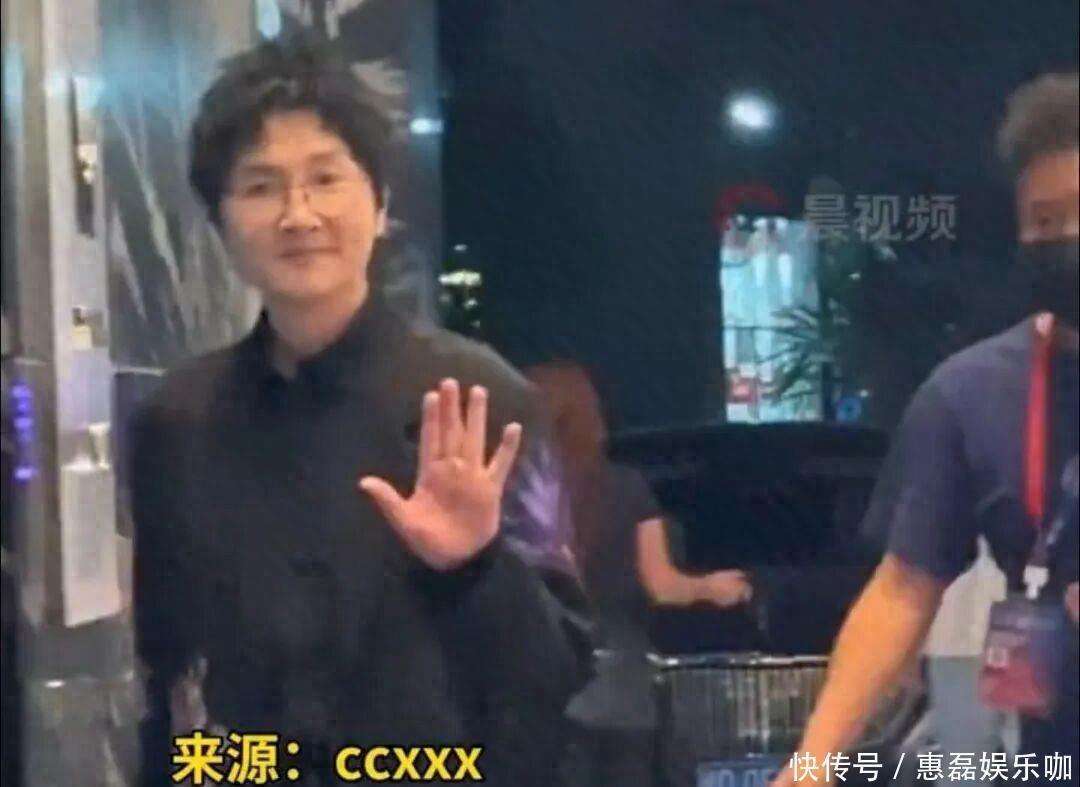 56岁孙楠近照瘦成“巴掌脸”,此前曾大方分享瘦身方法,自曝瘦了20多斤