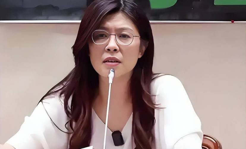 登机赴京前，郑丽文公布人事名单，朱立伦回应特殊，不准打破惯例！民进党当局最不想看到的出现