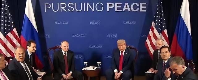 距离海岸线仅32公里!美军超音速战略轰炸机出动,委内瑞拉危险