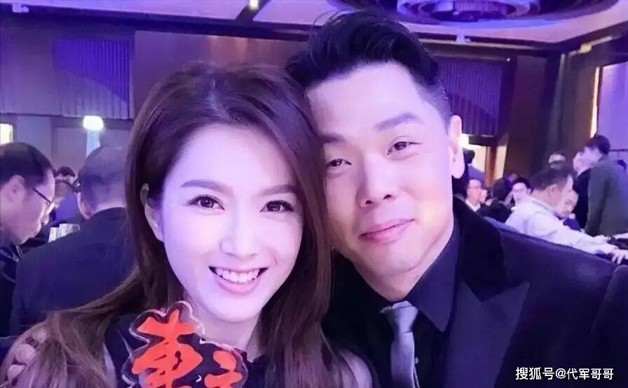 42岁苟芸慧宣布正式离婚！与富三代结束7年婚姻，离婚原因让人意外