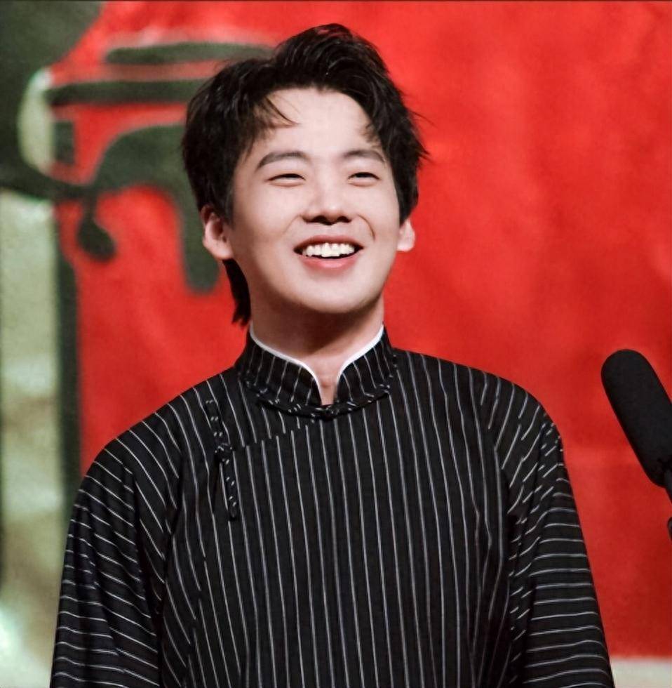 郭麒麟从德云社离开后,与亲妈一起生活,世上还是只有妈妈好