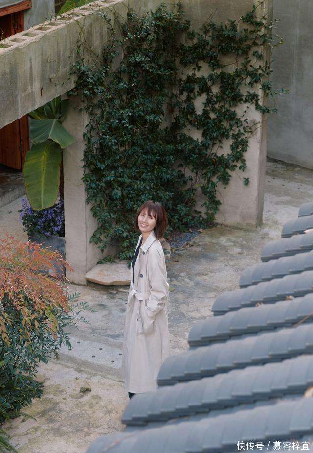 47岁袁泉晒近照，和老公夏雨在贵阳，结婚16年感情好但还低调避嫌