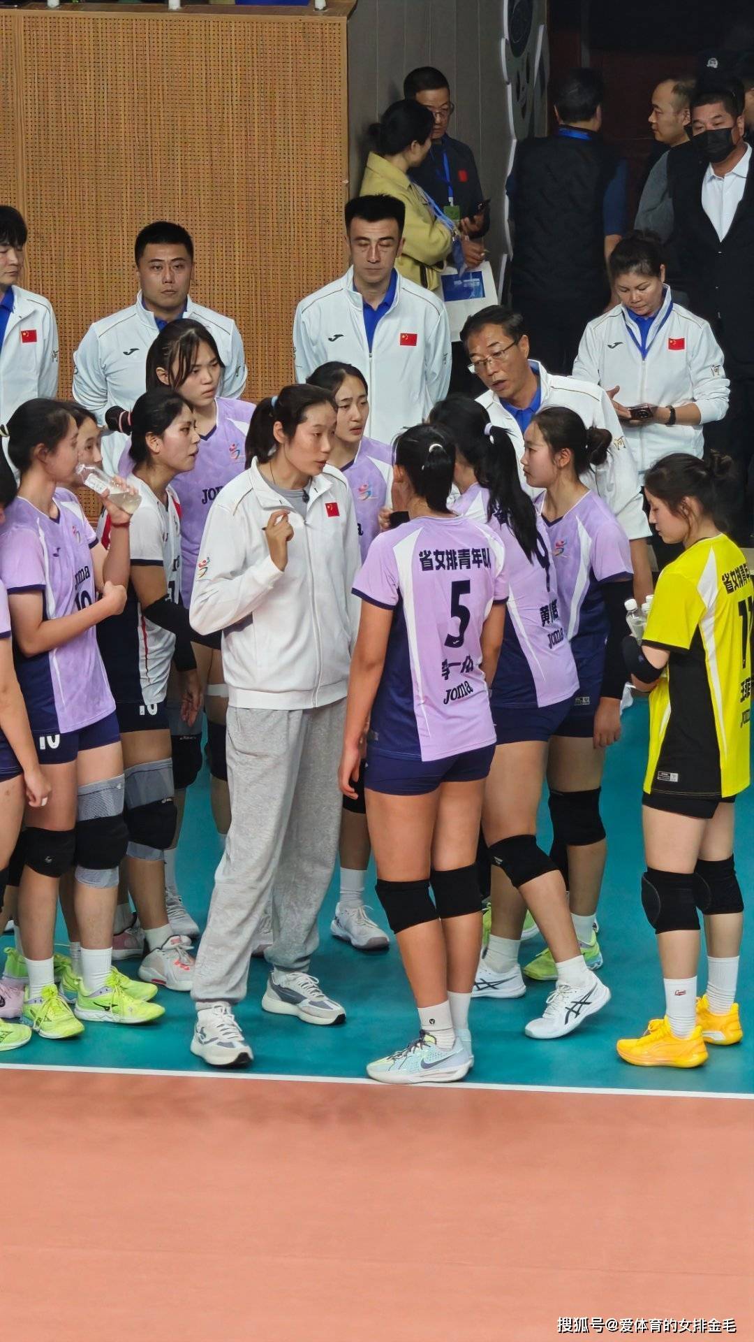 原创             城市联赛郎平朱婷再同框!朱婷首次执教太优秀,未来或成女排教练