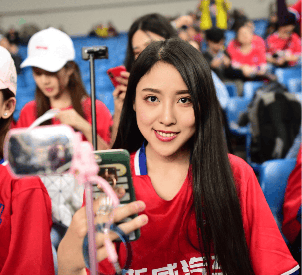 叫扬叔 - 全网最会整活的苏超球迷  足球圈热梗收割机创收139亿拿到首届苏超冠军泰州球员能拿多少奖金？球迷也有奖