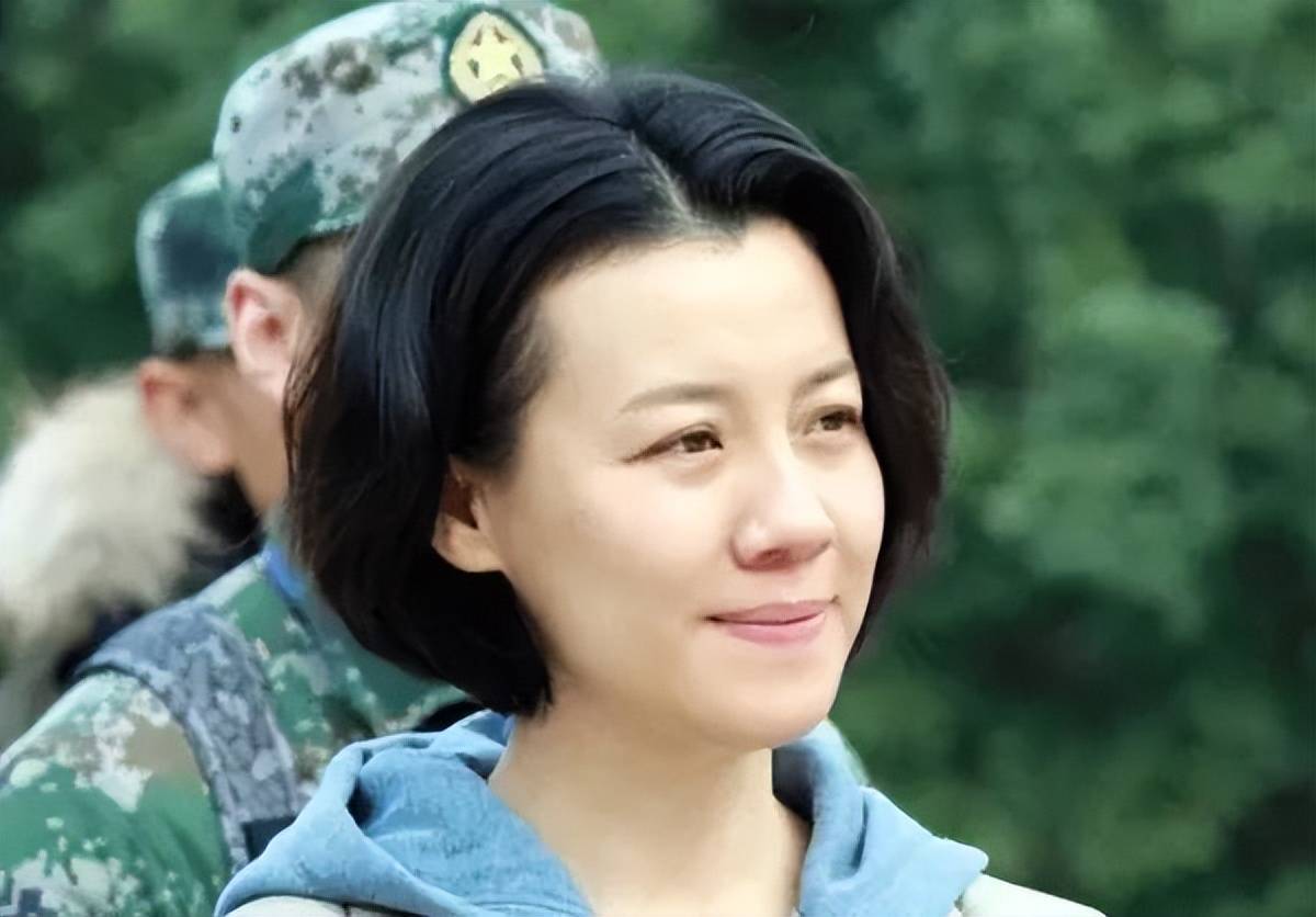 身价过亿豪门阔太，年过40被导演拉来救场，现在却意外爆红