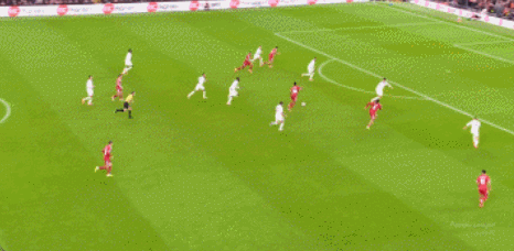 2-0！英超卫冕冠军大反弹终结4连败+排名飙升第三对手送2失误