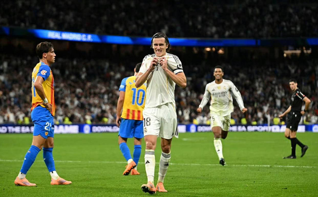 皇马4-0完胜瓦伦西亚连胜6轮稳居榜首西班牙足球甲级联赛