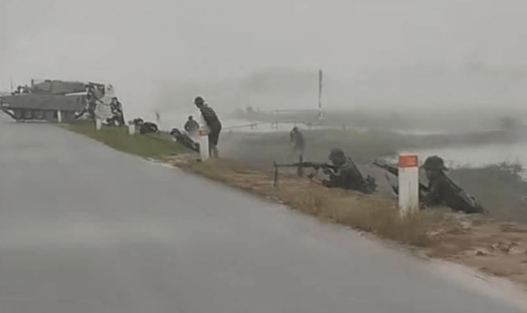 美国战争部长访问越南，本想拉拢来增强美在东南亚影响力，却发现越军假想敌竟是自己！