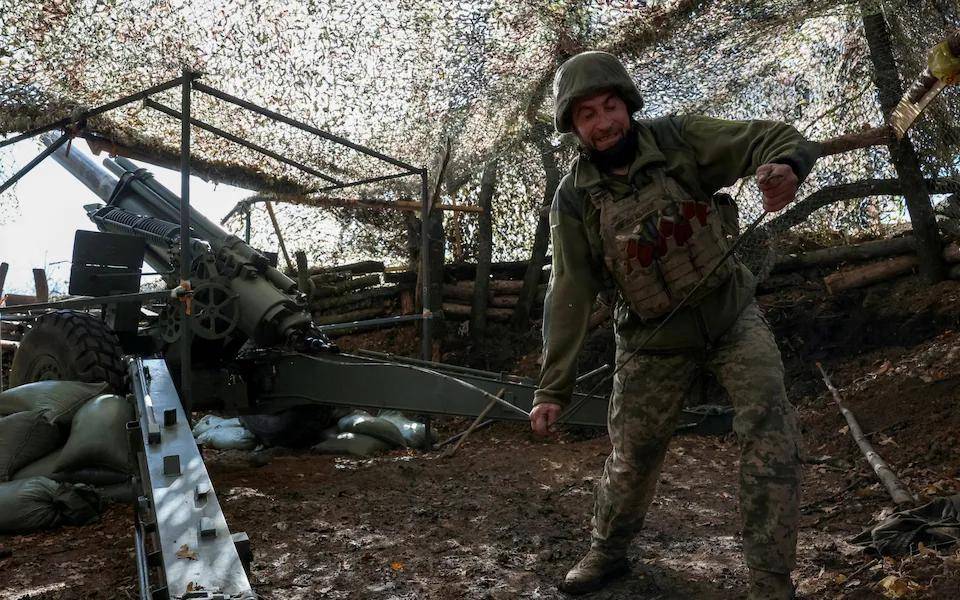 红军城上演“黑鹰坠落”!乌11名特种兵直升机空突红军城,刚下飞机就被团灭