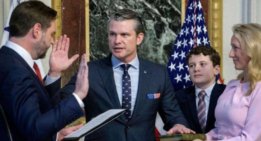 中美局势逆转，美国不得不低头？董军对美表态激起千层浪，当着战争部长的面，解放军定调两岸统一