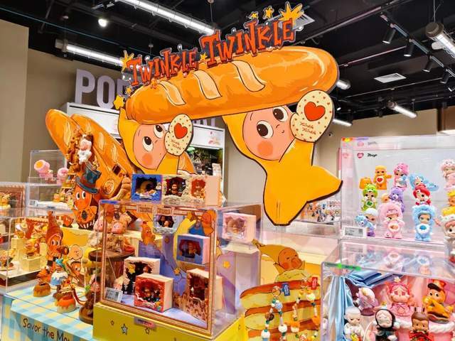 79元盲盒被自家员工嫌贵，泡泡玛特的股价“泡泡”要破？