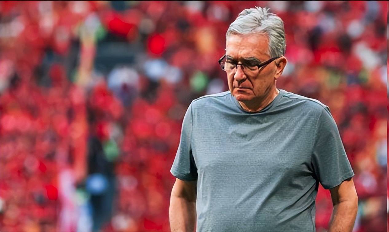 足球直播-NBA直播_英超_世界杯体育【超清在线观看】深情告别！前国足主帅正式结束职业生涯执教中国队因足协给钱多