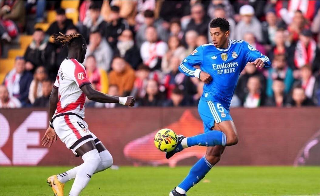 随着巴萨4-2取胜皇家贝蒂斯1-1皇马哑火西甲最新积分榜来了西班牙足球甲级联赛