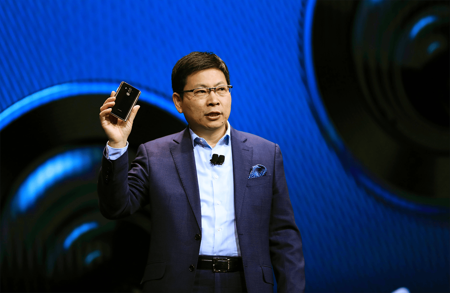 原创 华为还是没能化身红魔!Mate80系列,无缘内置散热神器