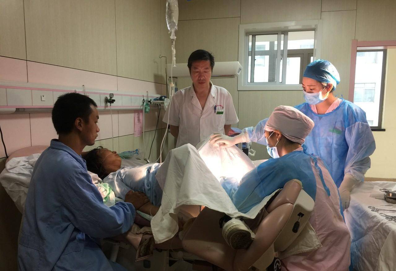 生孩子是这辈子最没尊严的时刻?宝妈的经历引共鸣:屈辱感满满