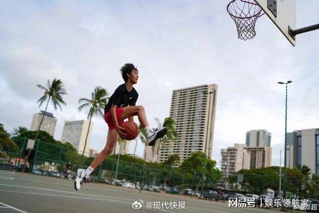 虎牙直播_NBA直播_足球篮球英超欧洲杯高清体育赛事邓超给儿子庆生：兄弟情深活力少年引关注？