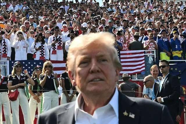 损失一艘航母后,美政府被迫开门,特朗普知道,2个月后麻烦更大