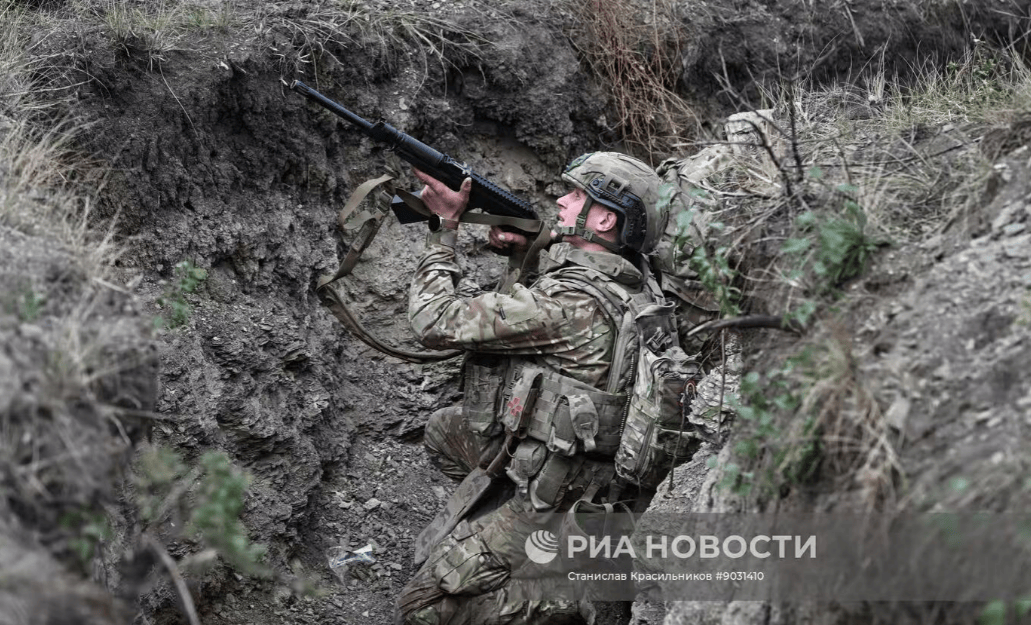 俄军发现匪夷所思一幕,周围没有乌军阵地,部队却不断遭受四面射击火力