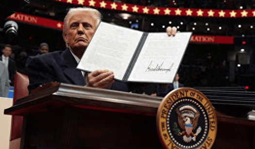 中美是“打”还是和？美军上将直接摊牌了，解放军接到通知，四川舰被秘密追踪，特朗普野心曝光