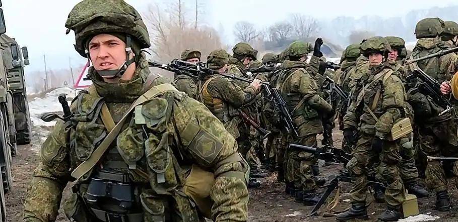 乌克兰被逼上绝路？特朗普下达最后通牒，逼泽连斯基签亡国条约，乌军内部发出死亡威胁