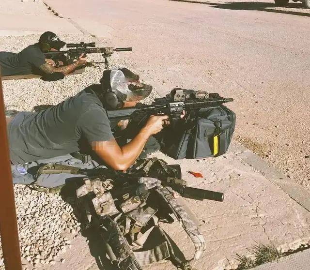 到底想要啥枪?刚淘汰HK416,美国海豹六队又要换新枪?