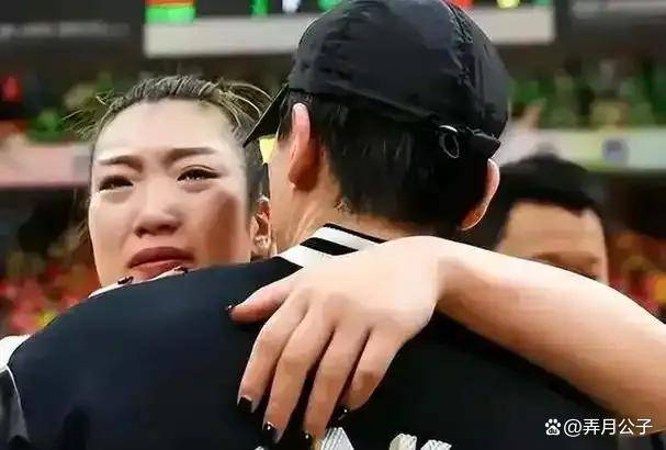 欧洲篮球联赛中文网__赛程比分+球队资讯+盘口分析有猫腻？全运决赛得2分还能拿200万美金年薪球迷：是诈骗联赛吧？