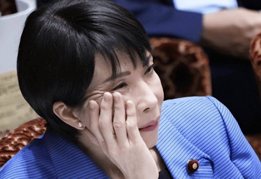 中美通完电话后,高市早苗收到一个紧急命令,特朗普要亲自跟她谈!